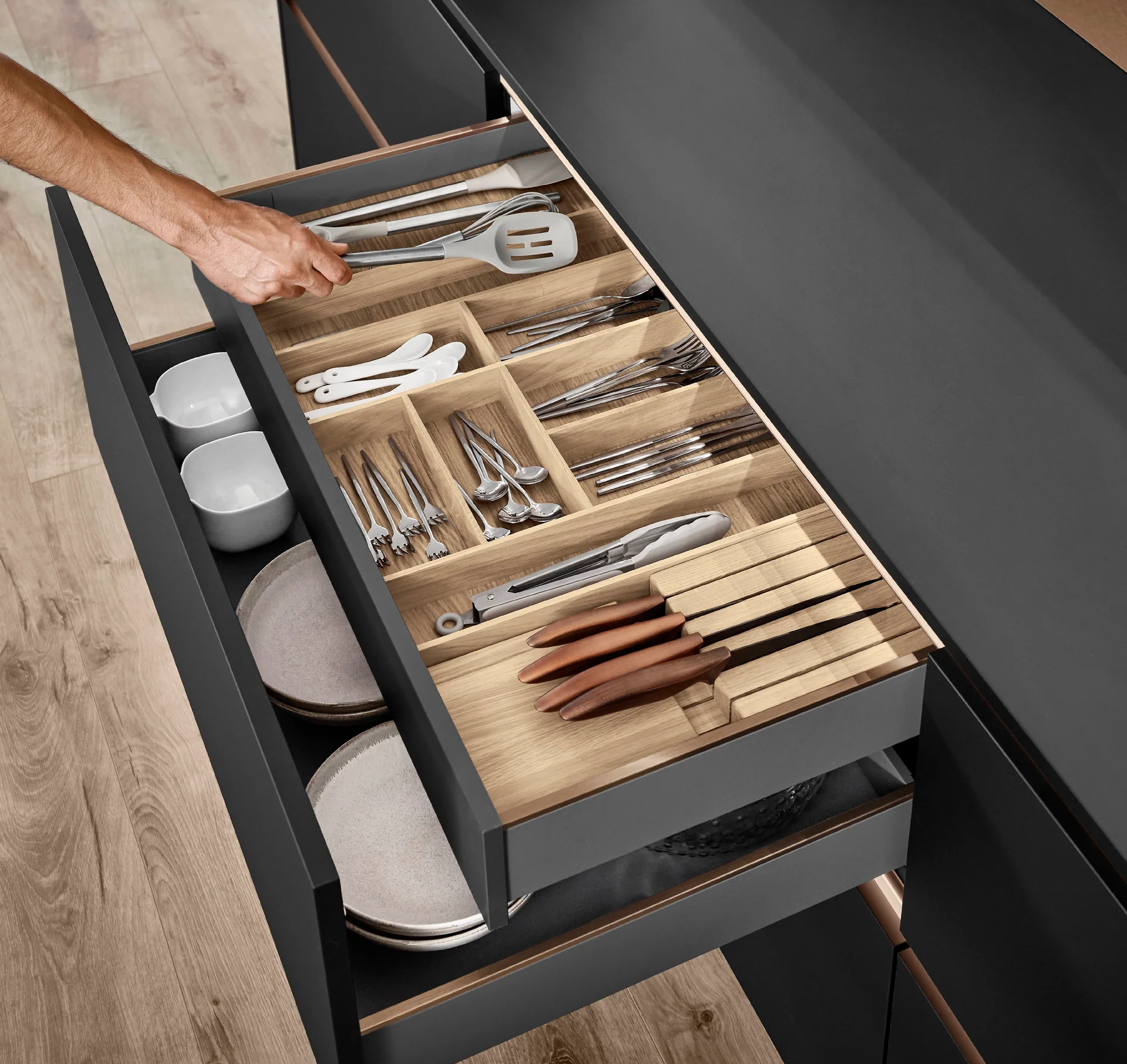Cuisine sur mesure 2AIM Design à Béziers — Senso 496, espace ouvert et lumineux