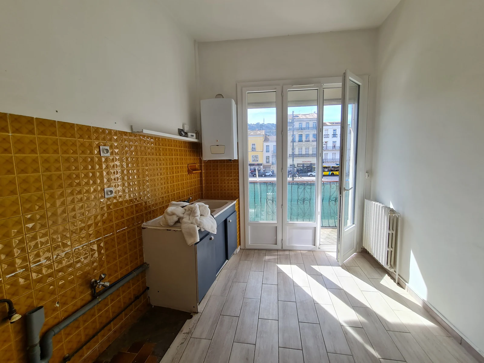Cuisine Mme L. — Sète 34 — état avant travaux